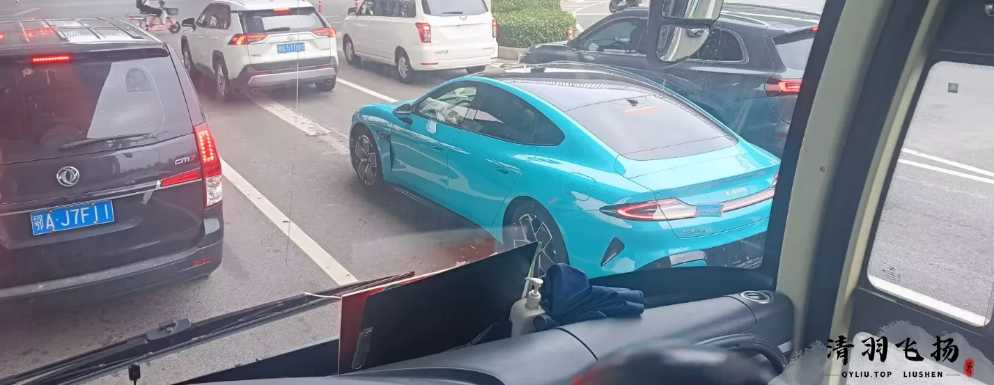 路上碰到的小米su7